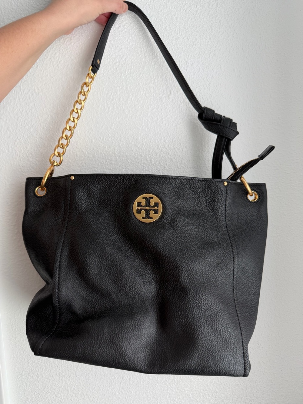 NWOT Never Used Tory Burch Black Pebbled Leather Shoulder Bag with Gold Hardware